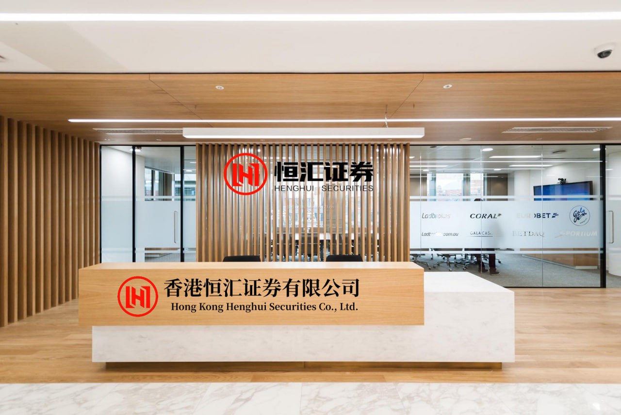 火星策略 船东谨慎避险 周五霍尔木兹海峡航运流量锐减